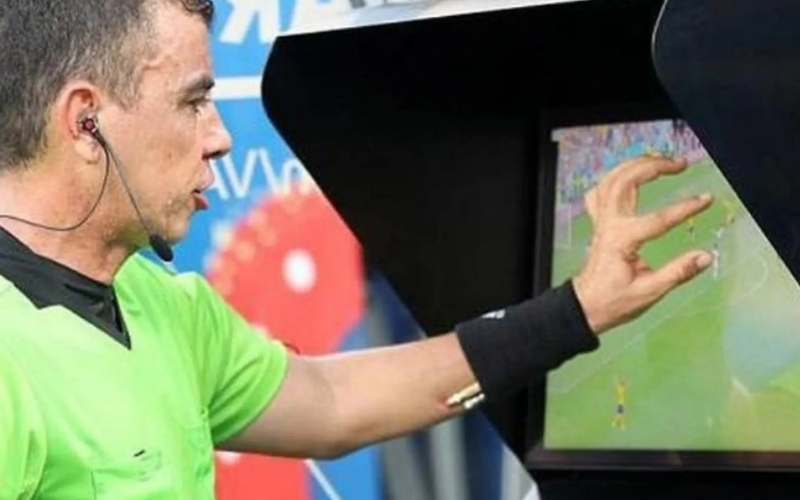 Lợi ích của công nghệ VAR trong bóng đá