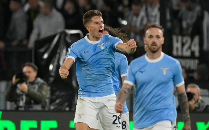 Lazio hướng đến trận thắng để trở lại nhóm trên Serie A