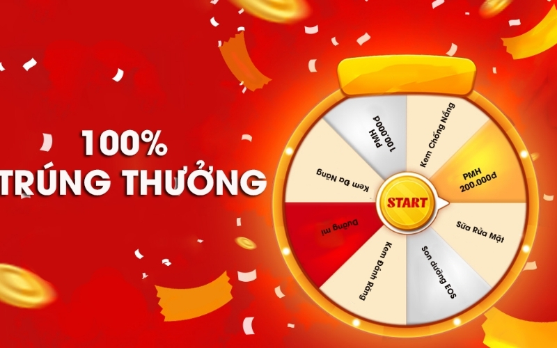 Khách tham quan khám phá game vòng quay số tại khu vui chơi