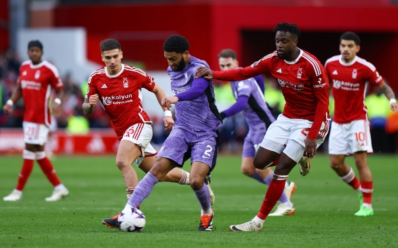 Nottm Forest 0-1 Liverpool Thắng lợi phút bù giờ – Liverpool bám đuổi ngôi đầu