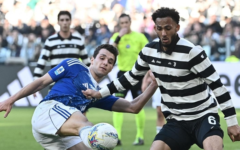 Thiên tài chiến thuật Cesc Fabregas và cách khắc chế Juve