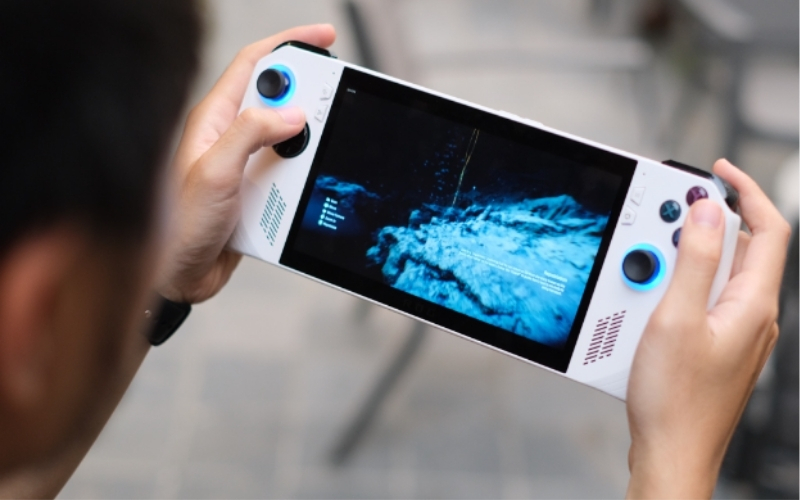 Những yếu tố thúc đẩy sự hồi sinh của console cầm tay