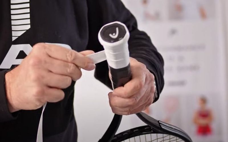 Hướng dẫn cách quấn cán vợt tennis đúng chuẩn để bám tay
