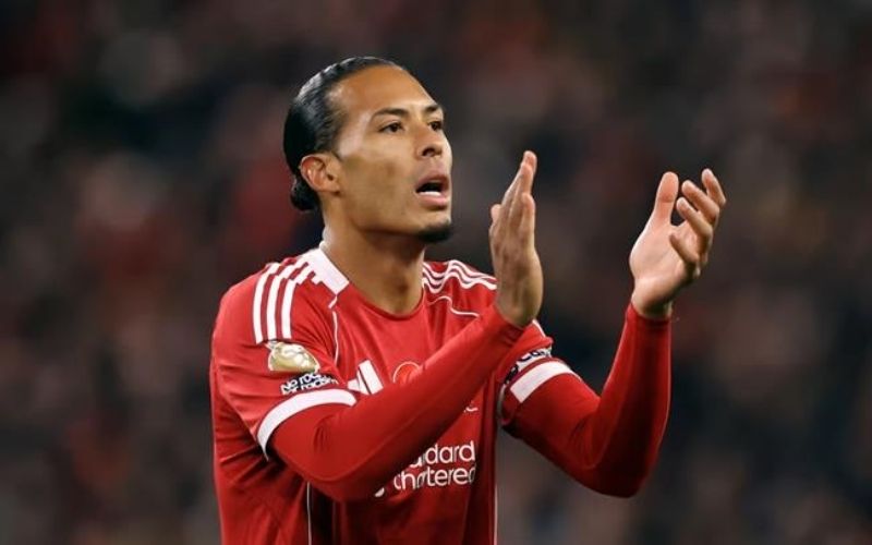 Virgil van Dijk vẫn là điểm tựa tinh thần vững chắc cho Liverpool