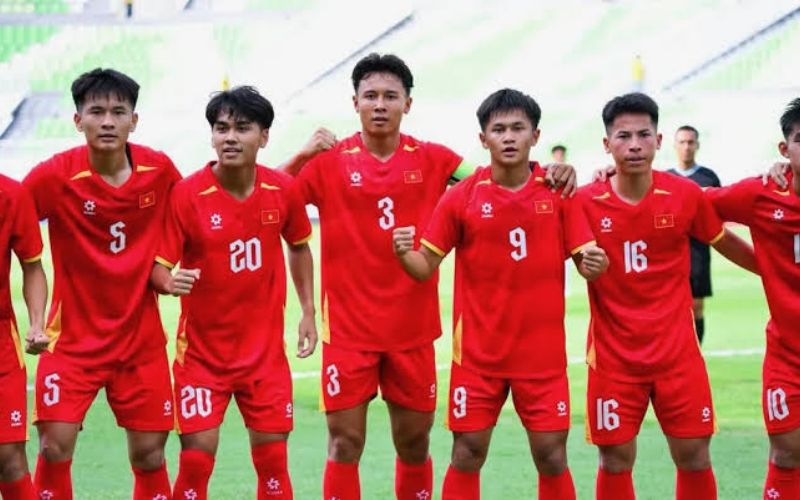 Đội tuyển U19 Việt Nam Lứa cầu thủ mới liệu có vượt qua cái bóng của đàn anh
