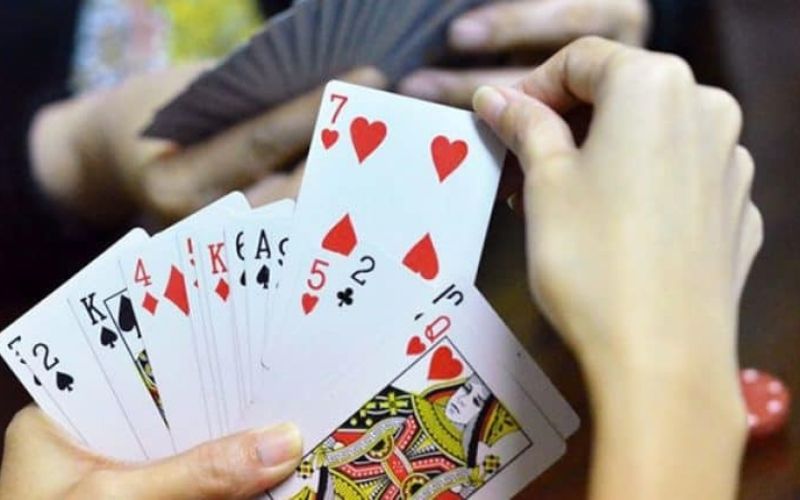 Luật chơi Tấn Game bài đối kháng chiến thuật hấp dẫn